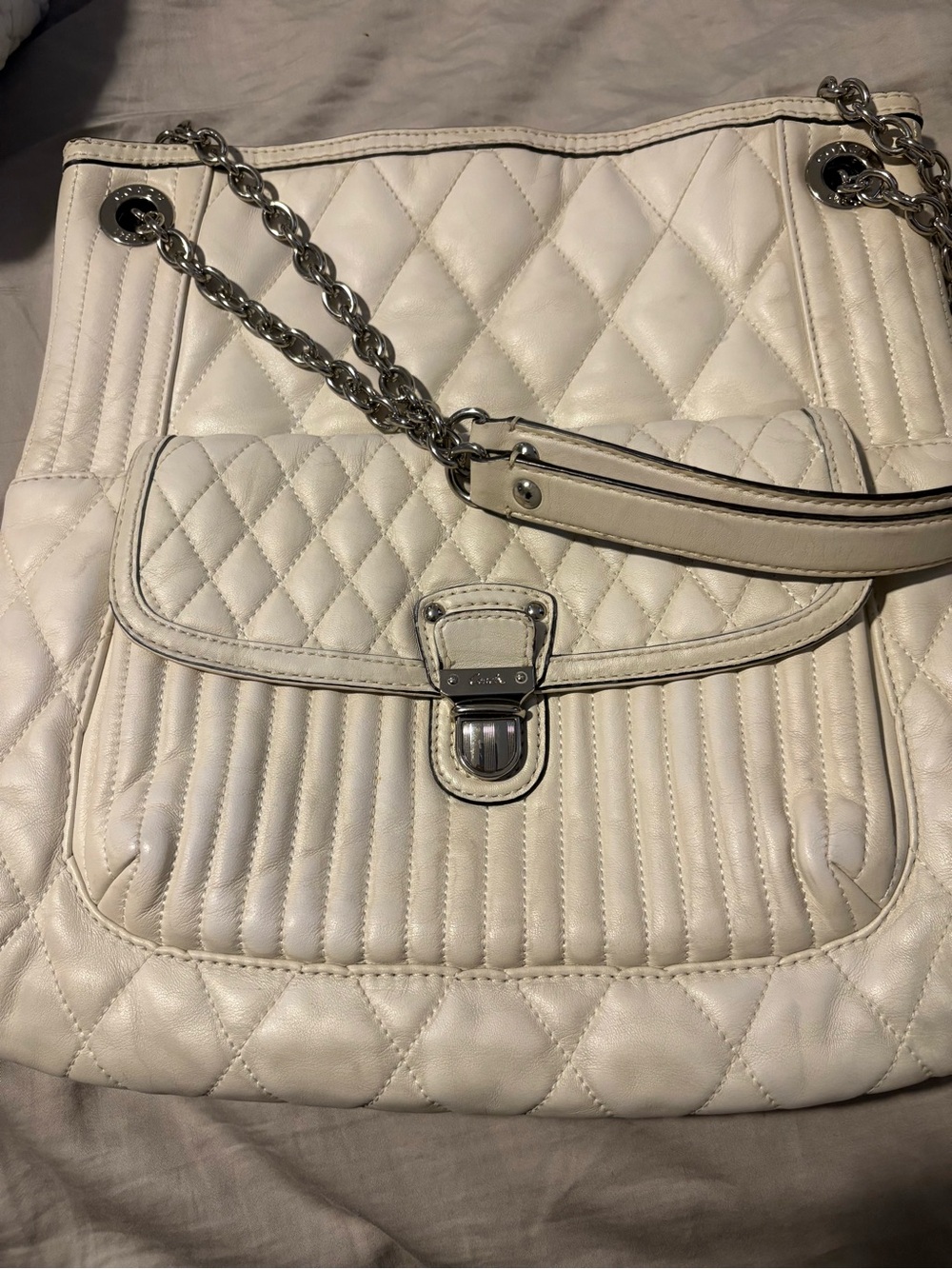 Coach Poppy Quilted leather slim toteShoulder Bag in Off-White with Silver Chain